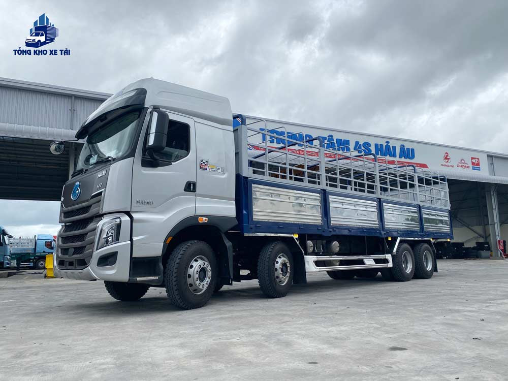 XE TẢI 4 CHÂN CHENGLONG H7 400HP THÙNG MUI BẠT 9.7M